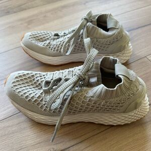 NOBULL knit runners with Breathable Knit Material and Low-Top Design